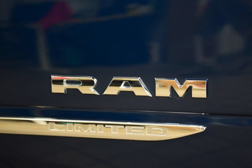 Used 2024 RAM 5500 4x4 Crew Cab image 10