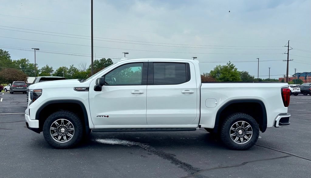 Used 2024 GMC Sierra 1500 AT4 w/ Technology Package AWD/4WD image 4