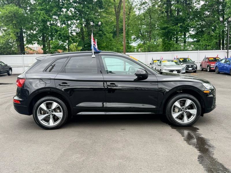 Used 2020 Audi Q5 2.0T Premium w/ Titanium Sport Package AWD/4WD image 5