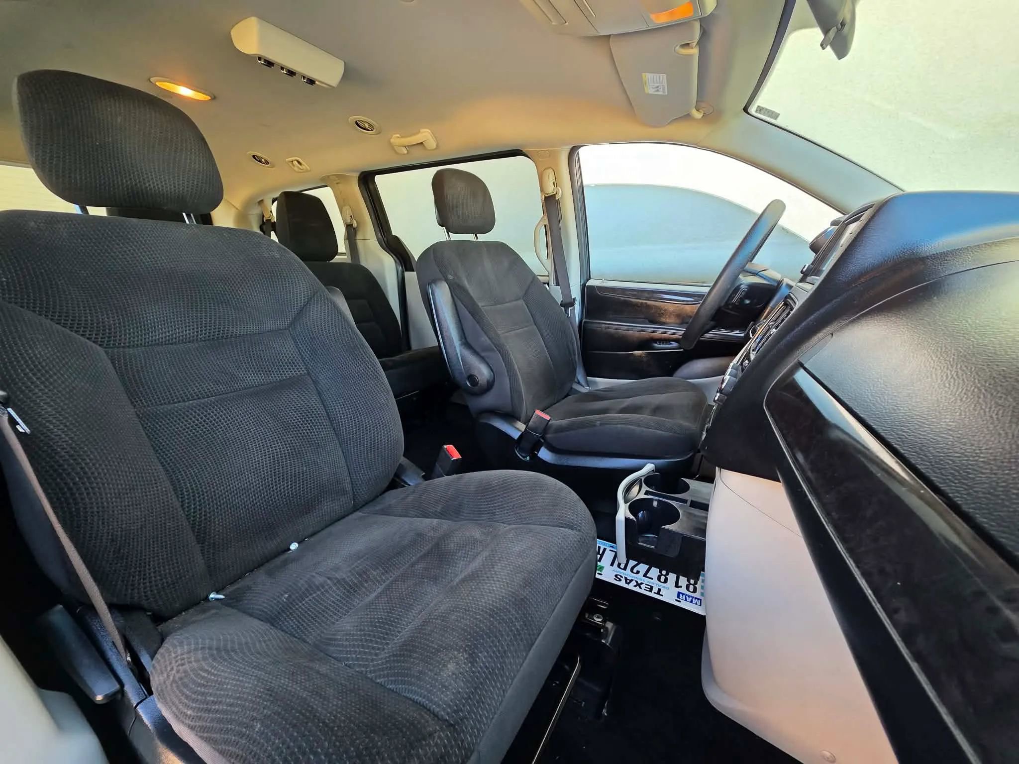 Used 2018 Dodge Grand Caravan SE image 18