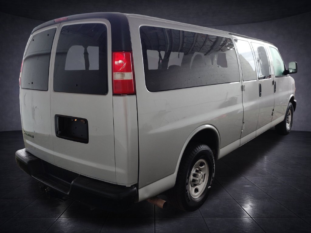 Used 2020 Chevrolet Express 3500 LS RWD image 5