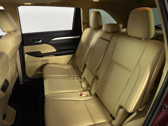 Used 2019 Toyota Highlander XLE image 16