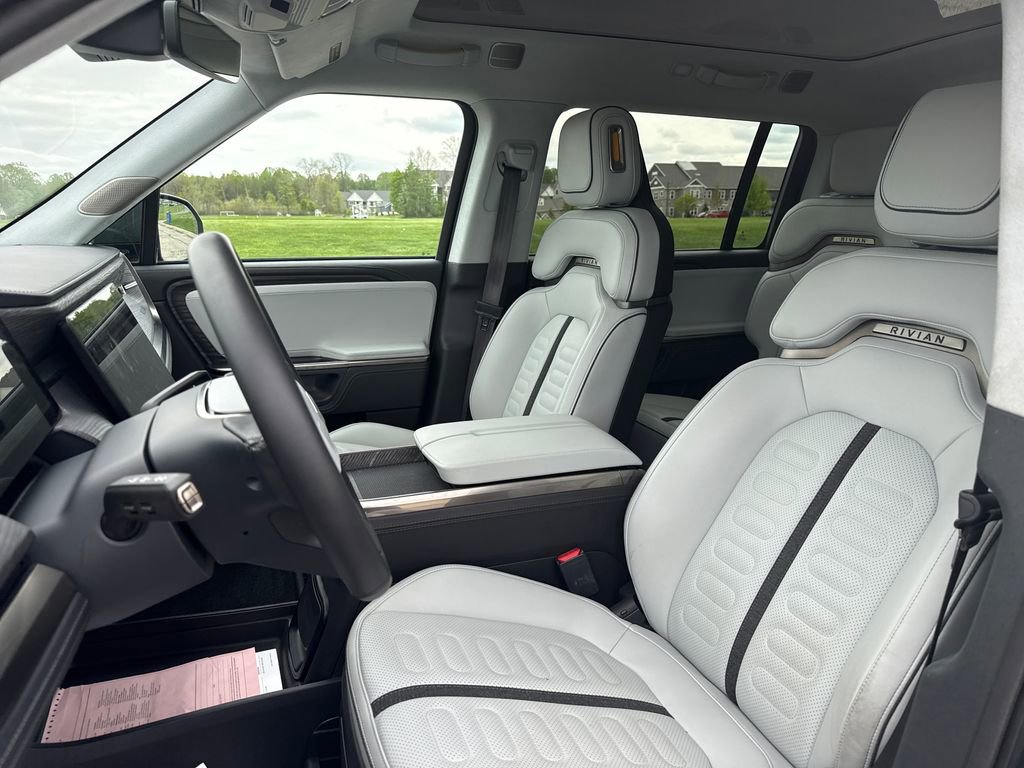 Used 2023 Rivian R1S Adventure AWD/4WD image 10