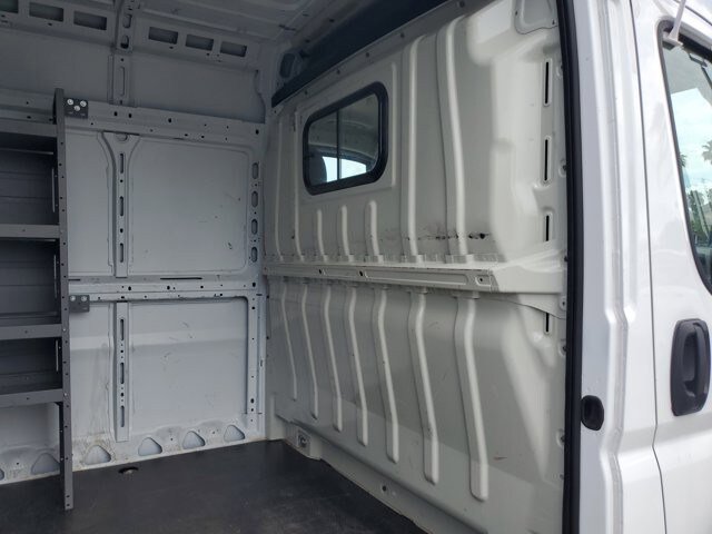 Used 2025 RAM ProMaster 2500 w/ Convenience Group FWD image 11