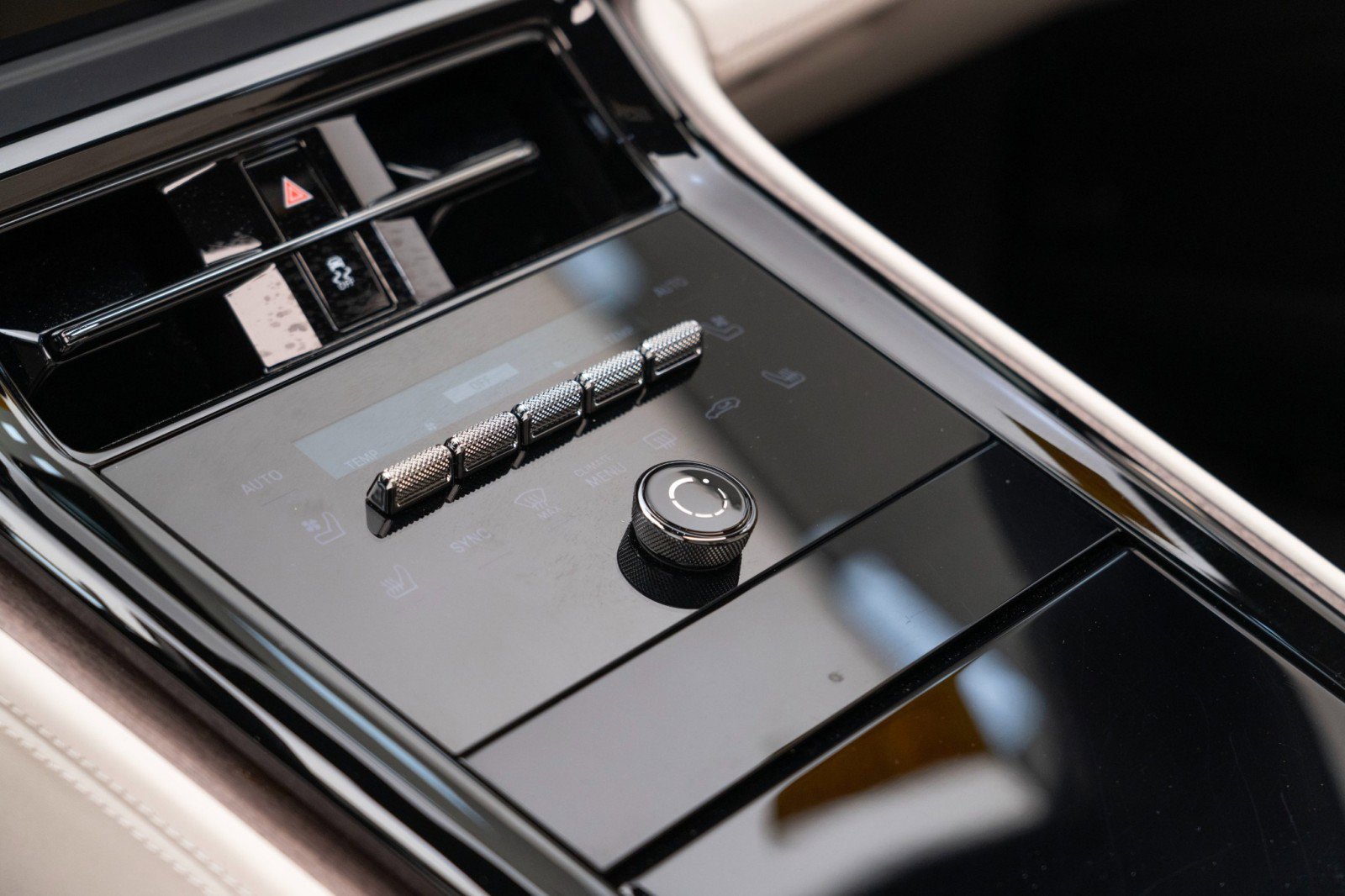 Used 2025 Porsche Panamera 4S image 28