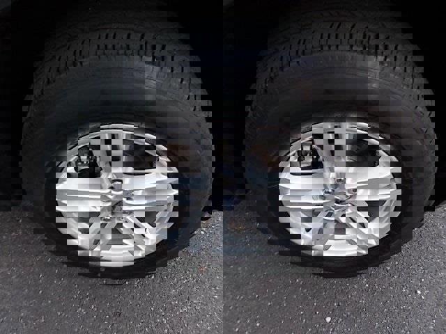 Certified 2022 Ford Explorer XLT image 3