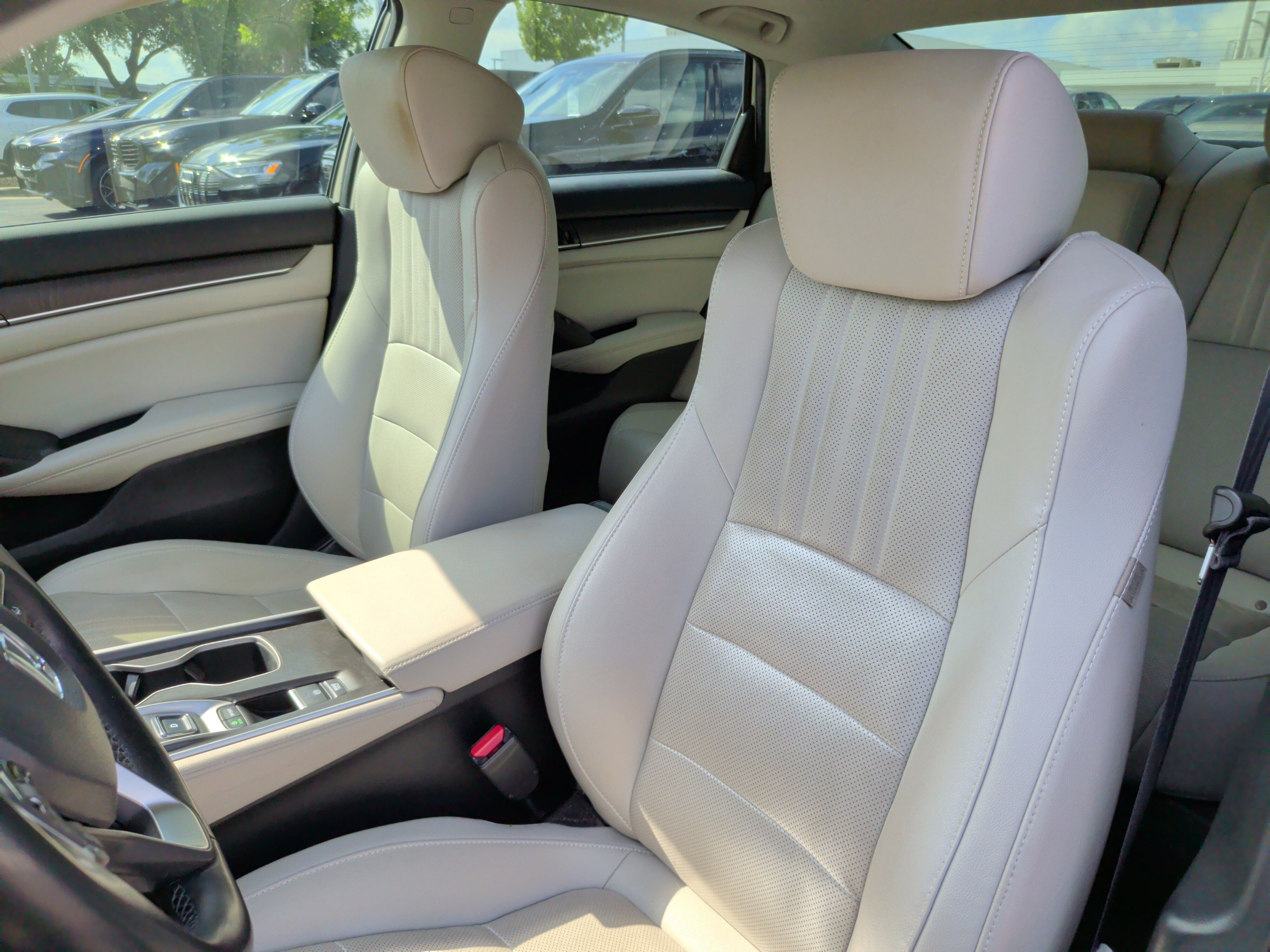 Used 2020 Honda Accord Touring image 26