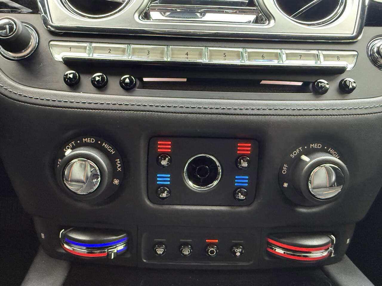 Used 2018 Rolls-Royce Dawn image 46