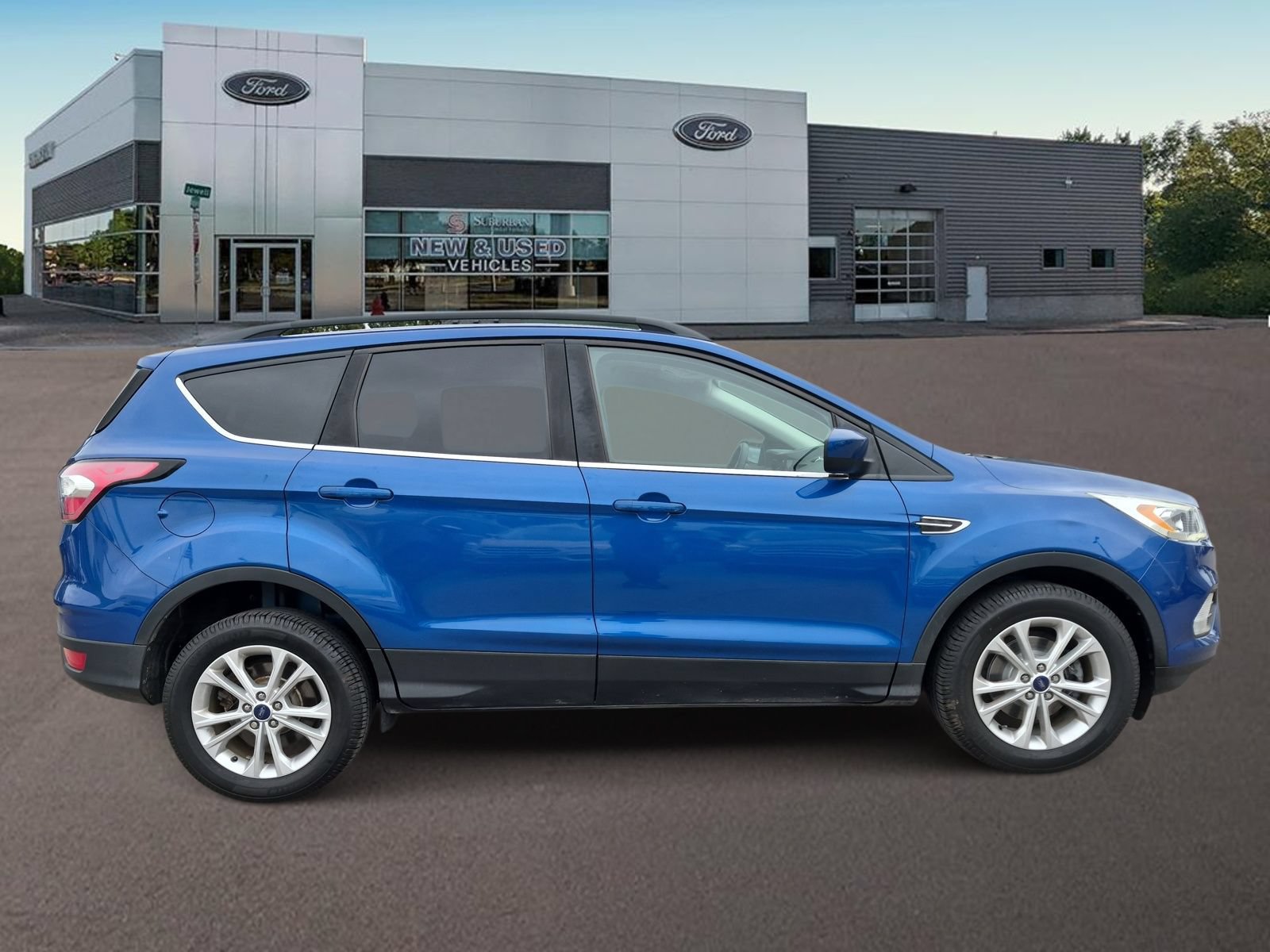 Used 2017 Ford Escape SE w/ Equipment Group 201A FWD image 10