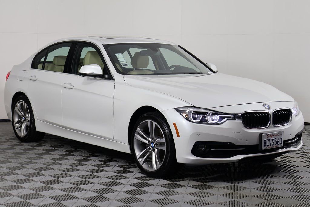 Used 2018 BMW 330i Sedan RWD image 3