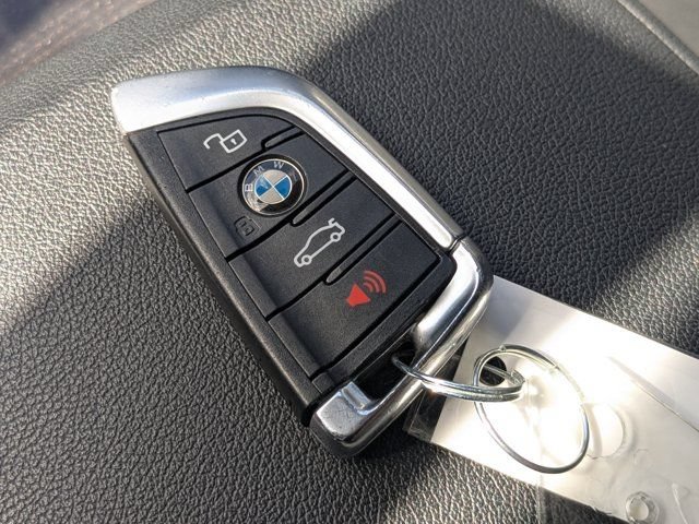 Used 2020 BMW 330i Sedan w/ Convenience Package RWD image 20
