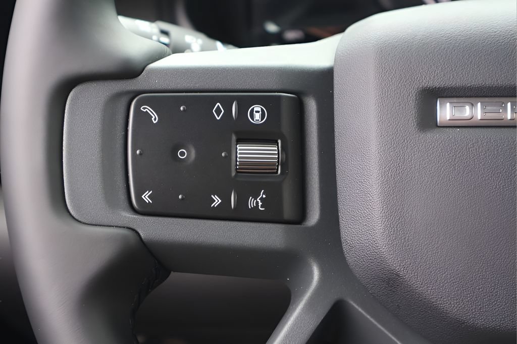 New 2026 Land Rover Defender 90 X-Dynamic SE AWD/4WD image 15