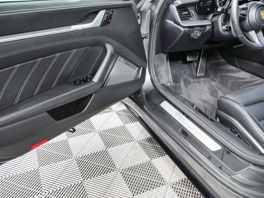 Certified 2021 Porsche 911 Turbo S AWD/4WD image 8