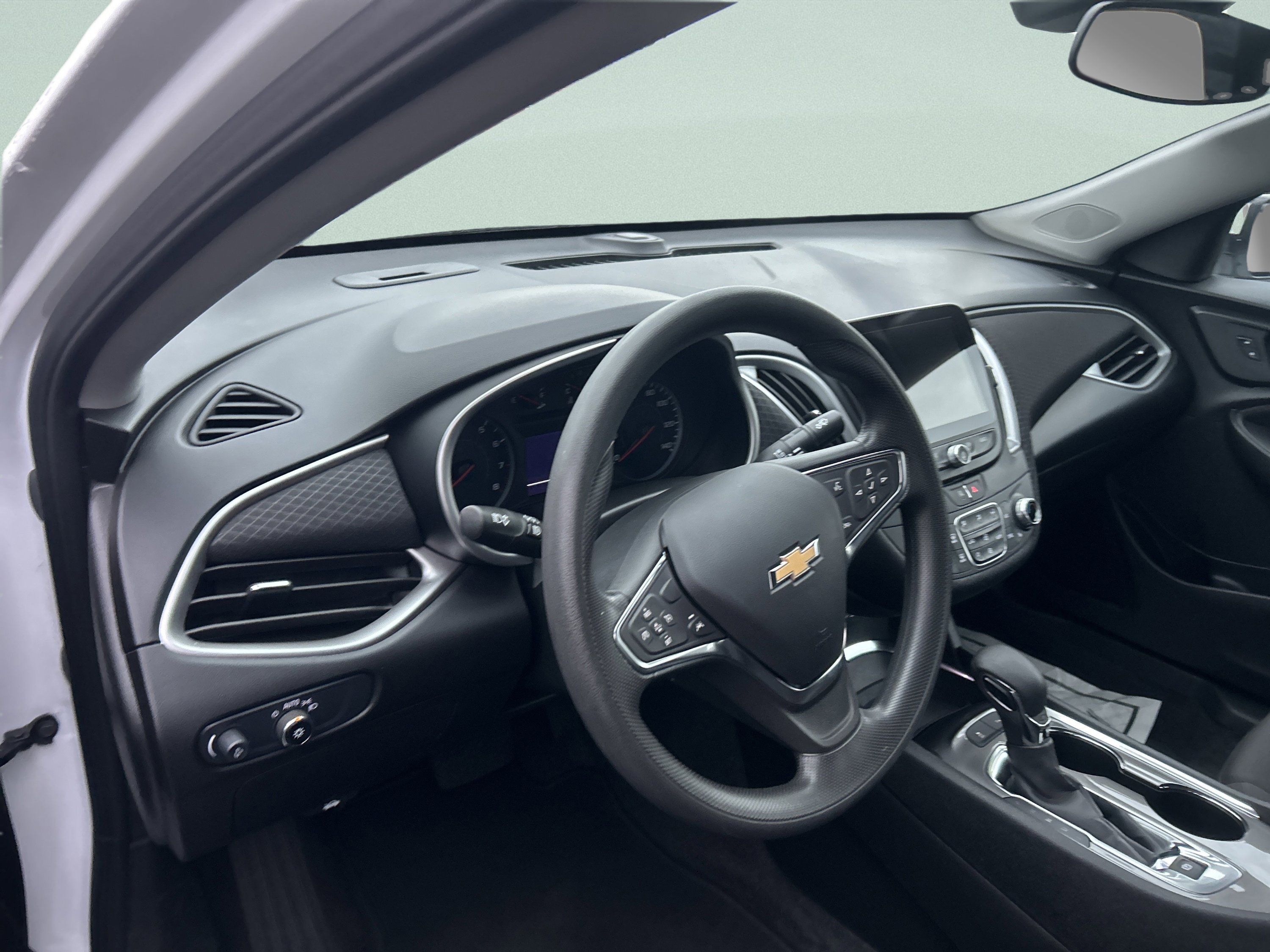 Used 2024 Chevrolet Malibu LT image 13