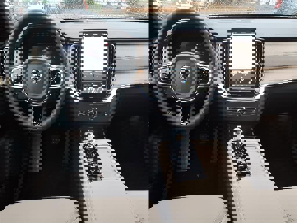 New 2026 Volvo XC90 T8 Plus w/ Protection Package Premier image 12