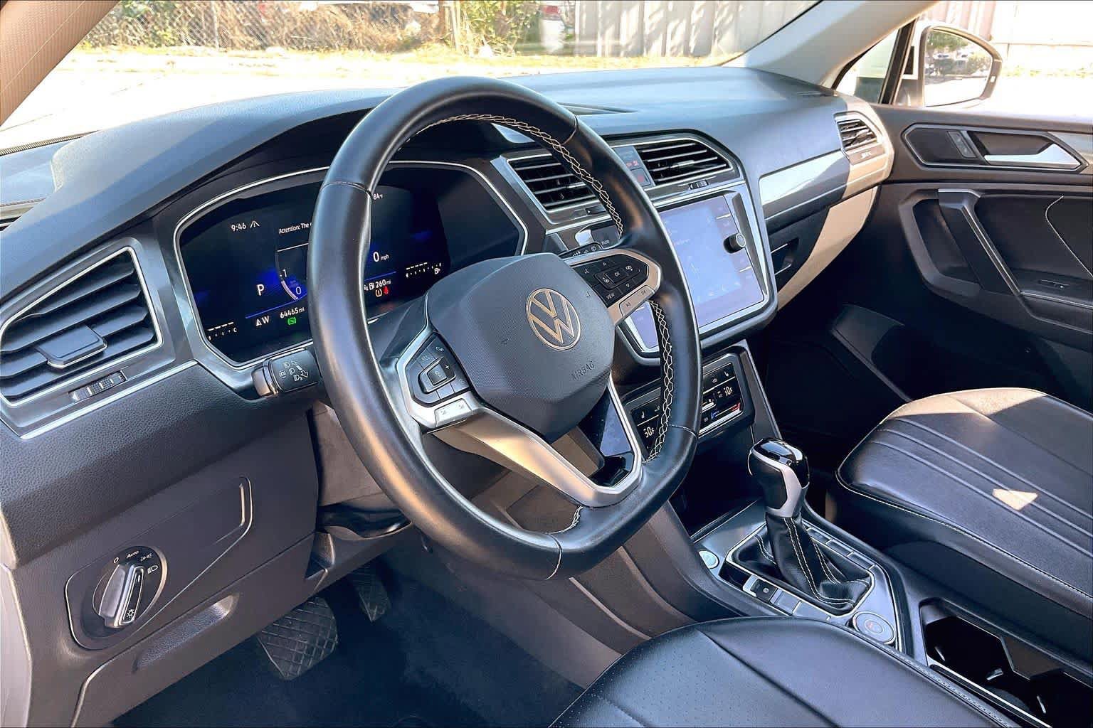Used 2024 Volkswagen Tiguan SE AWD/4WD image 36