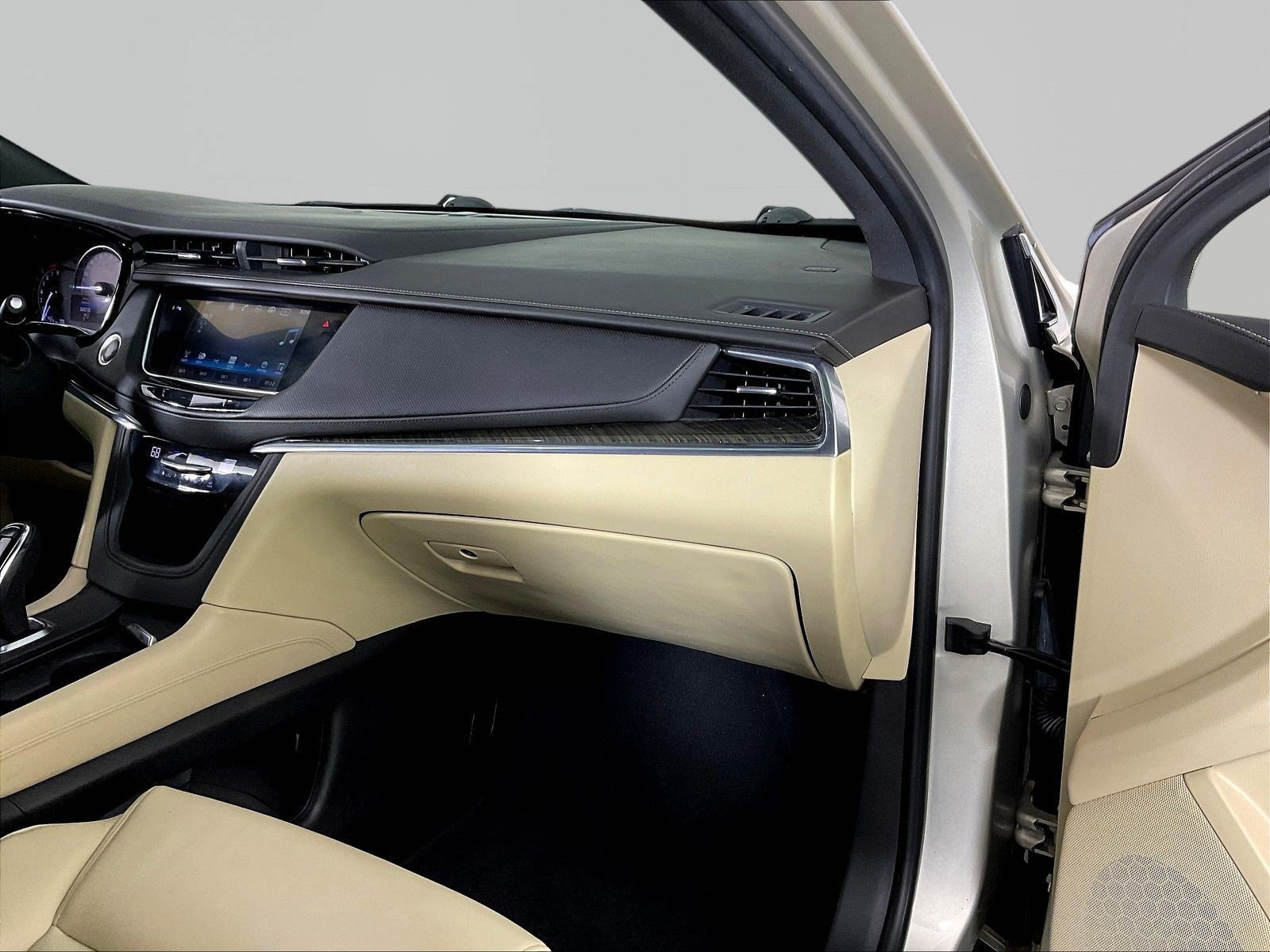 Used 2017 Cadillac XT5 FWD image 26