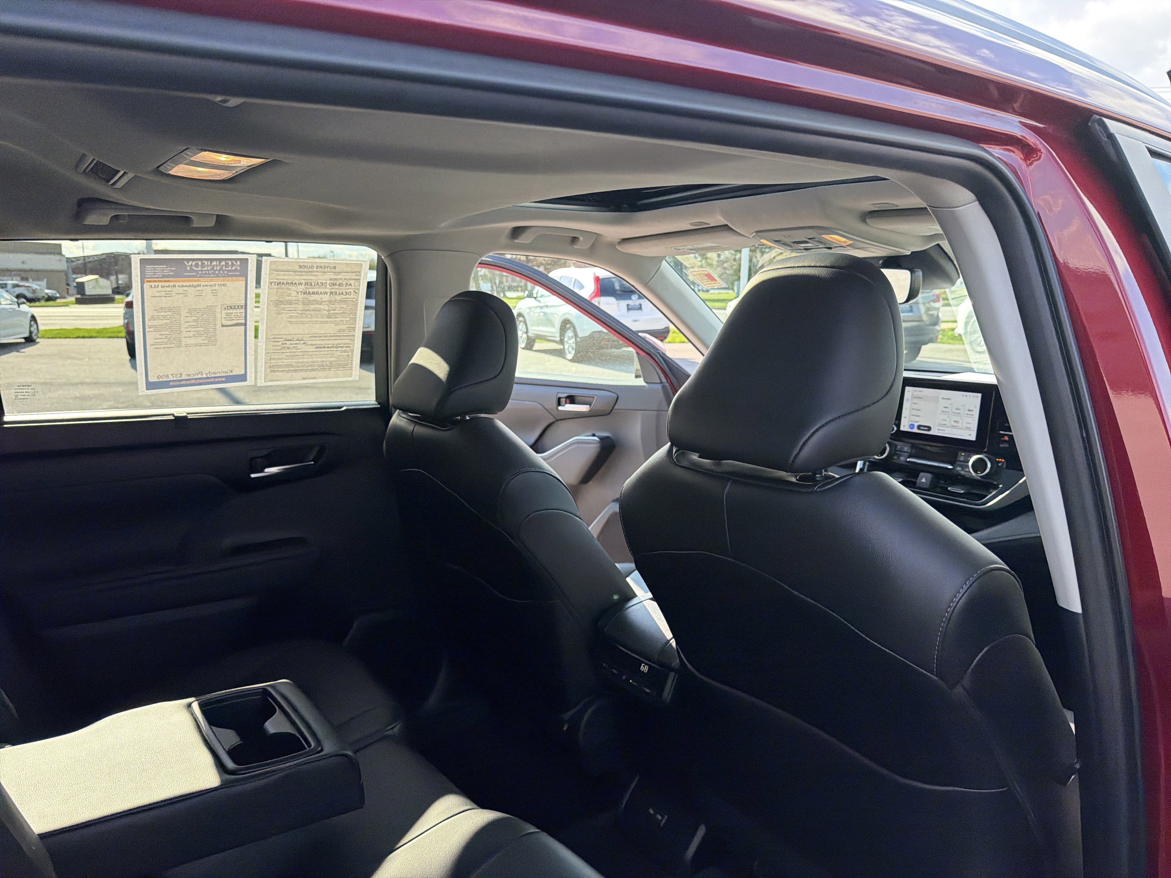 Used 2023 Toyota Highlander XLE AWD/4WD image 74