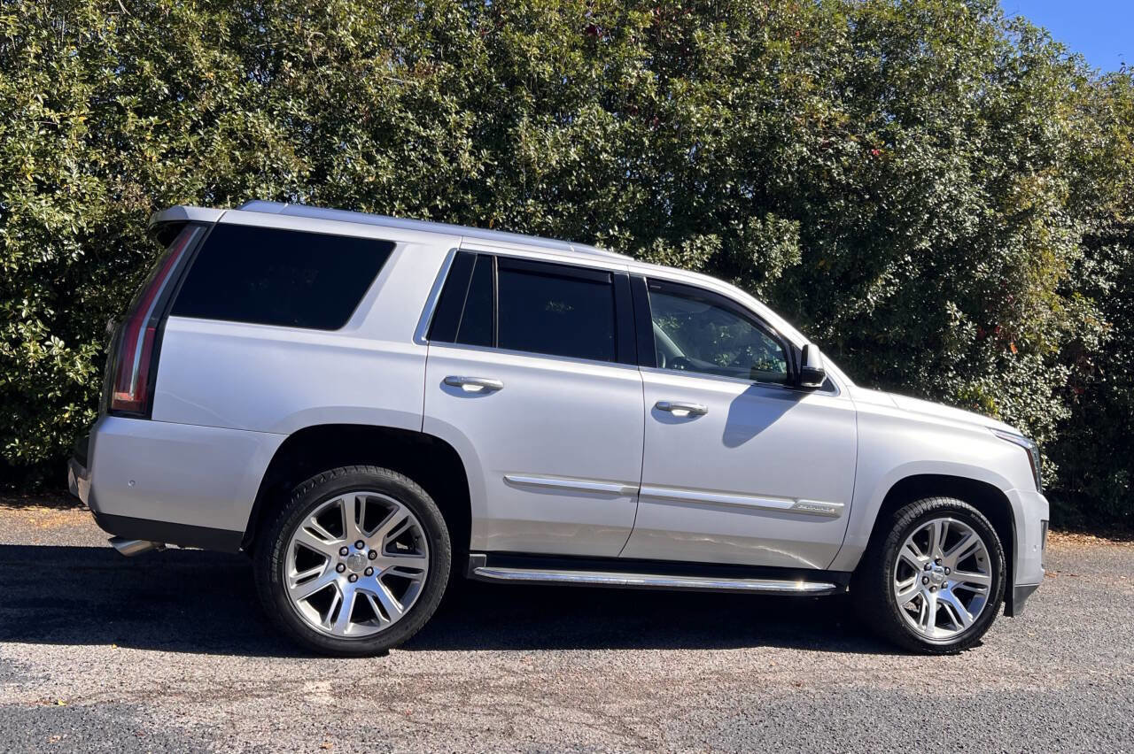 Used 2019 Cadillac Escalade Luxury image 8
