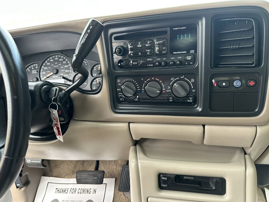 Used 2002 Chevrolet Suburban LT image 24