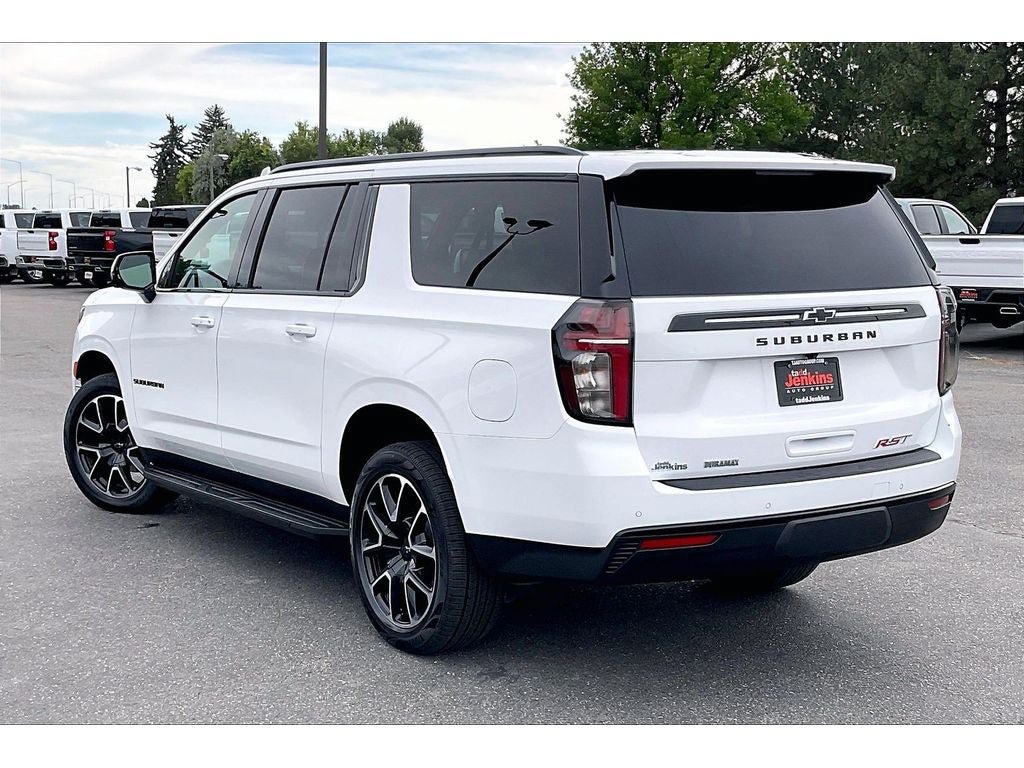 Used 2024 Chevrolet Suburban RST w/ Luxury Package AWD/4WD image 13