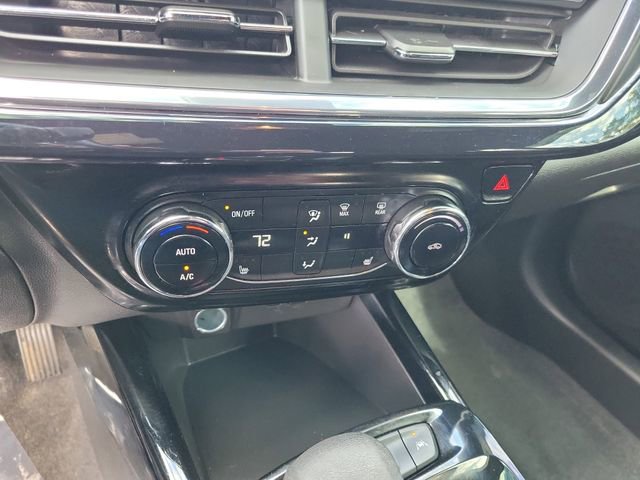 Used 2025 Chevrolet Trax RS w/ Driver Confidence Package image 21