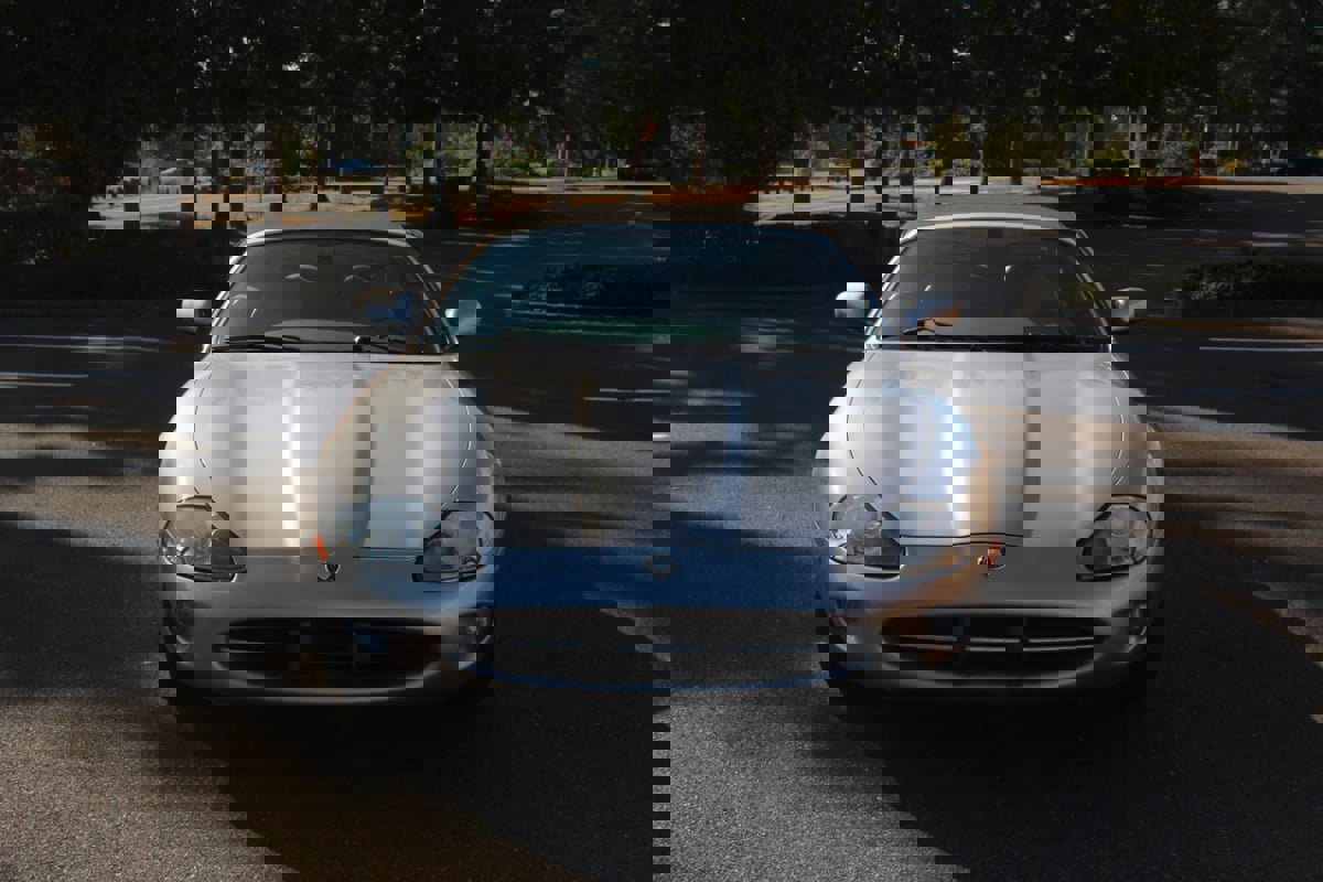 Used 2000 Jaguar XK8 Convertible image 2