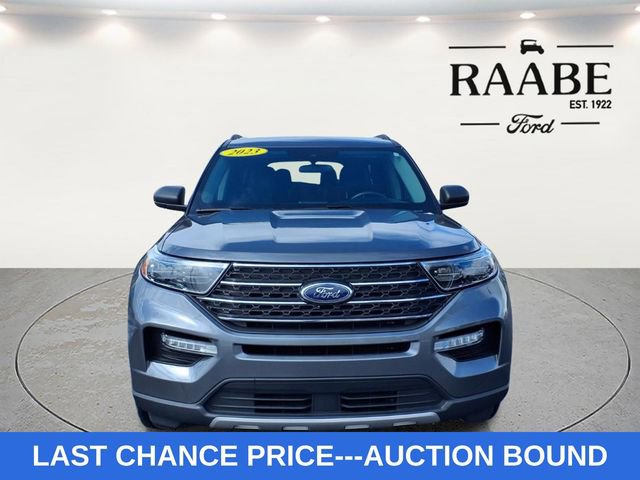Used 2023 Ford Explorer XLT w/ Equipment Group 202A AWD/4WD image 2