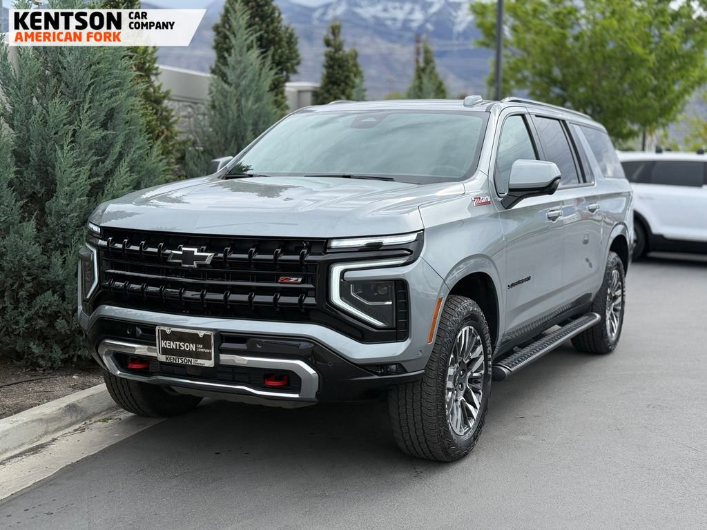Used 2025 Chevrolet Suburban Z71 AWD/4WD image 3