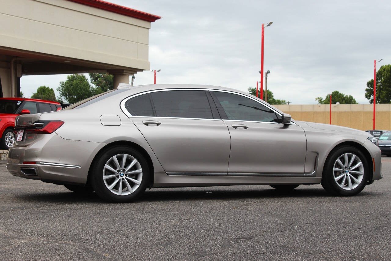 Used 2022 BMW 740i xDrive AWD/4WD image 3