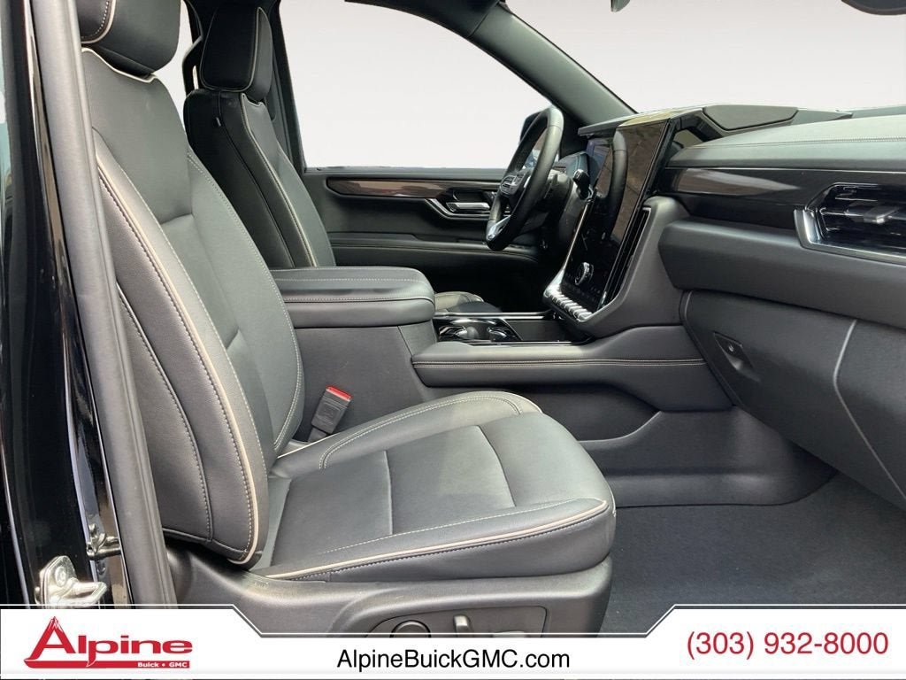 Used 2025 GMC Yukon Elevation AWD/4WD image 15