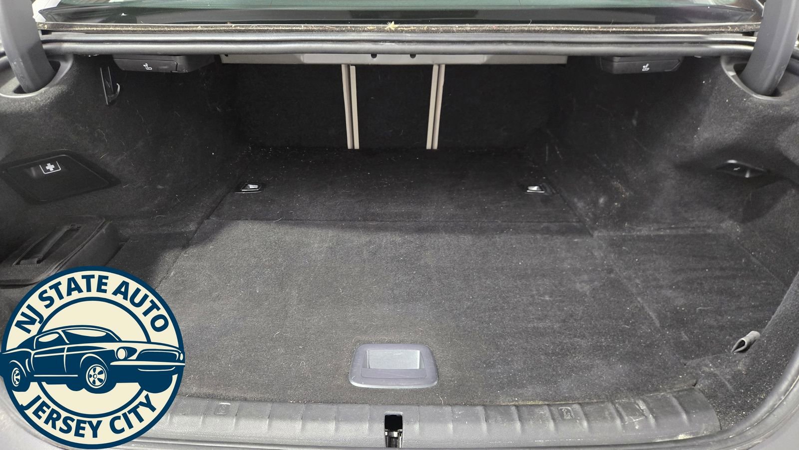 Used 2018 BMW 530e xDrive w/ Premium Package 2 image 35