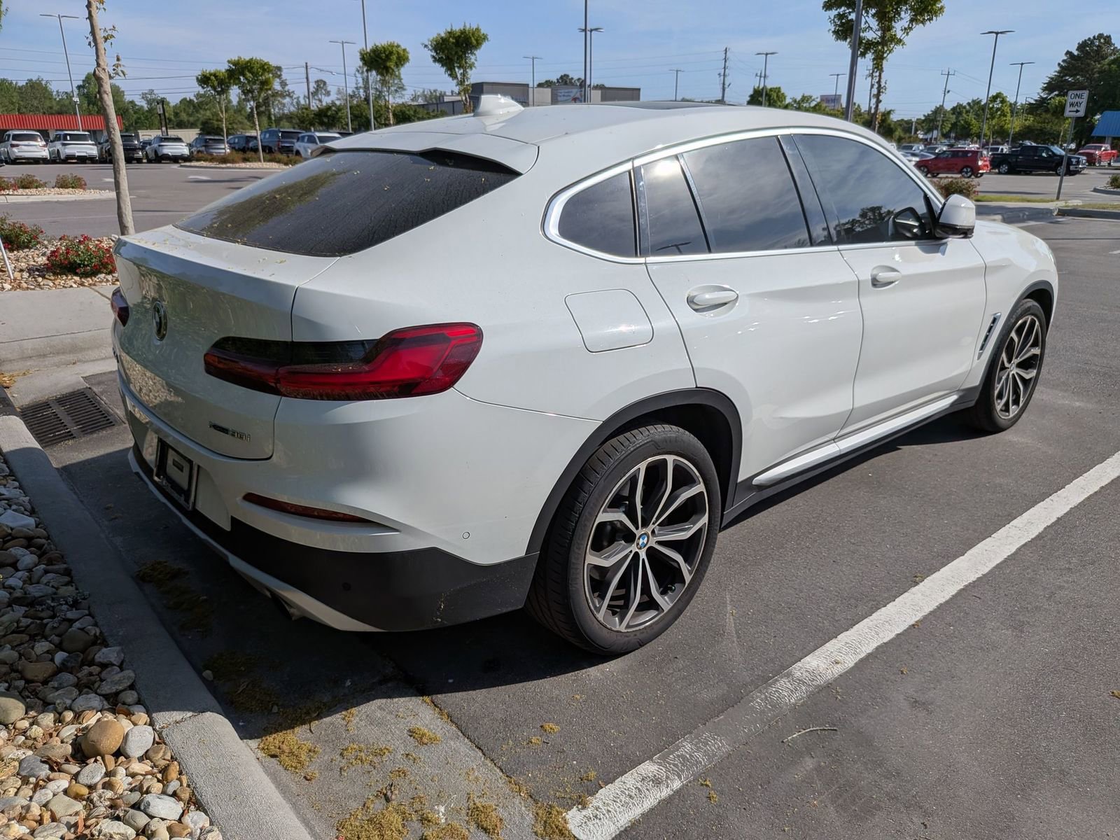 Used 2021 BMW X4 xDrive30i w/ Premium Package AWD/4WD image 2
