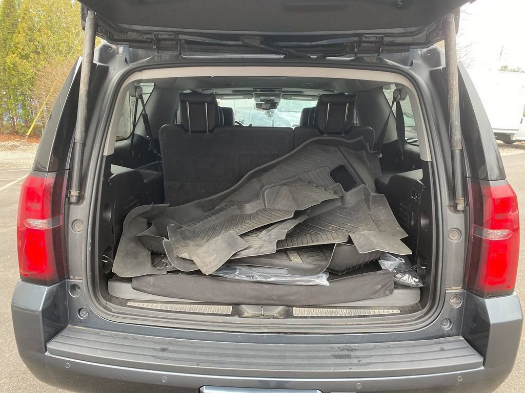 Used 2020 Chevrolet Suburban Premier AWD/4WD image 25