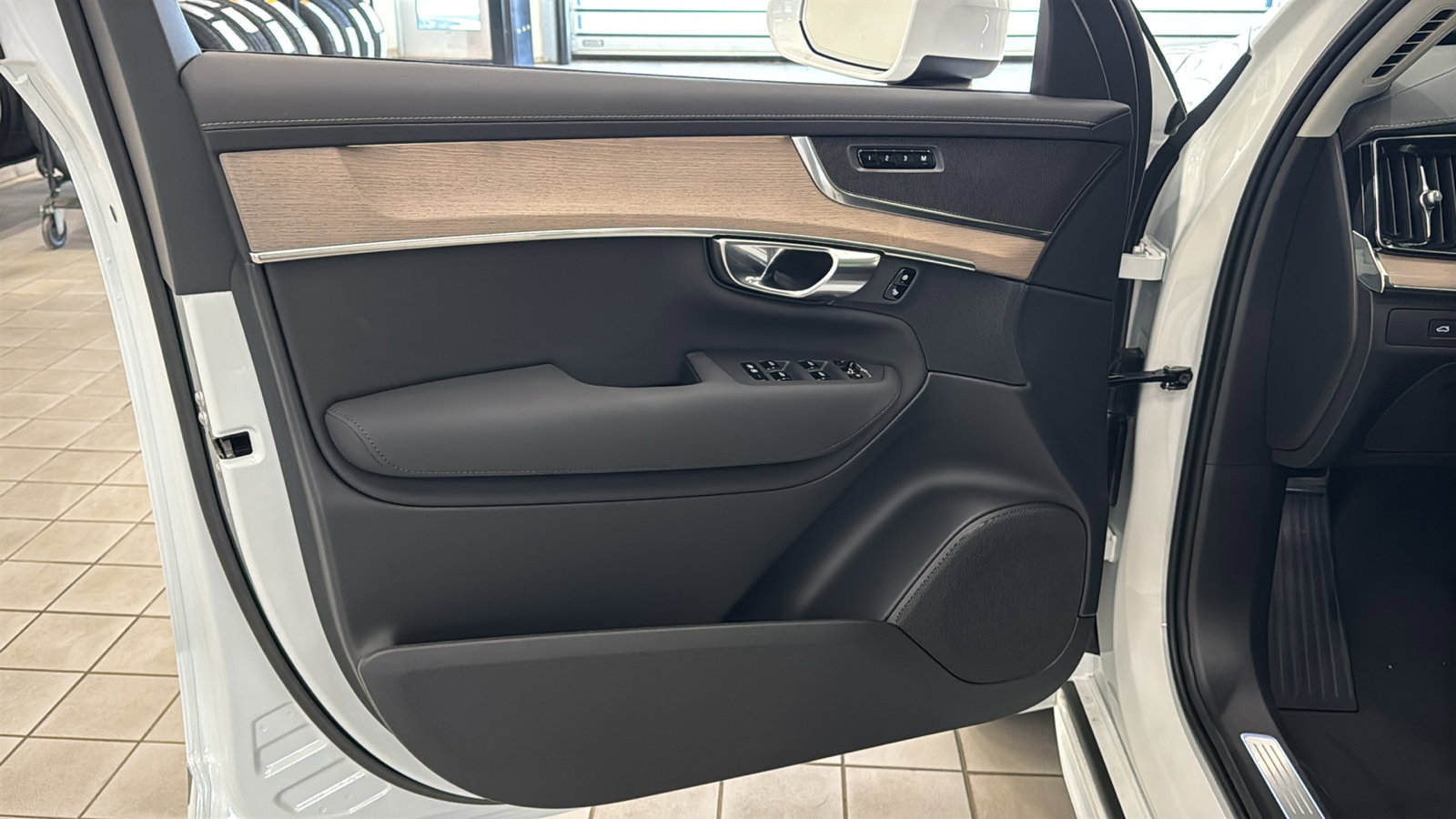New 2026 Volvo XC90 T8 Core w/ Protection Package AWD/4WD image 21