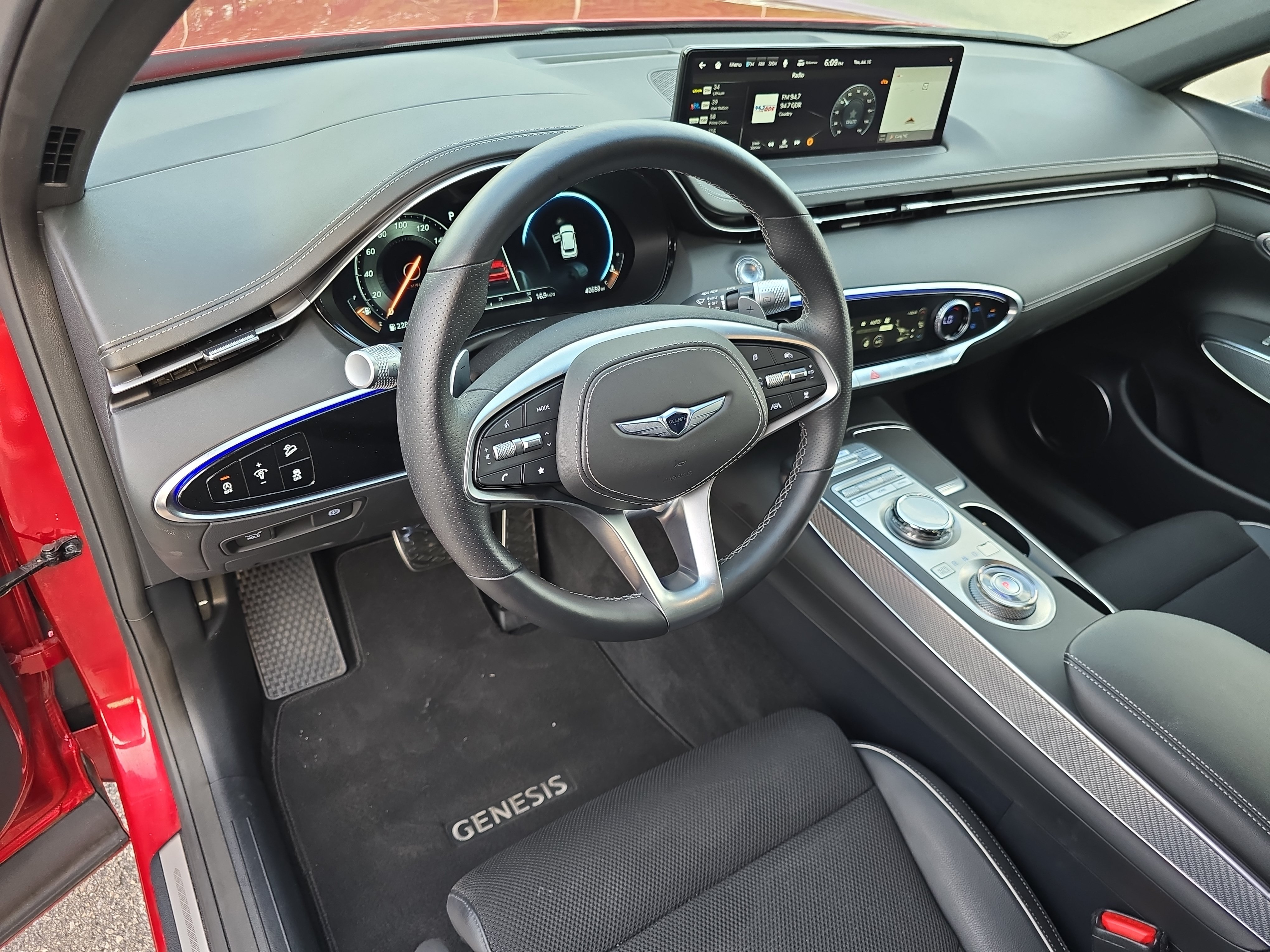Used 2024 Genesis GV70 2.5T w/ Sport Prestige Package AWD/4WD image 16