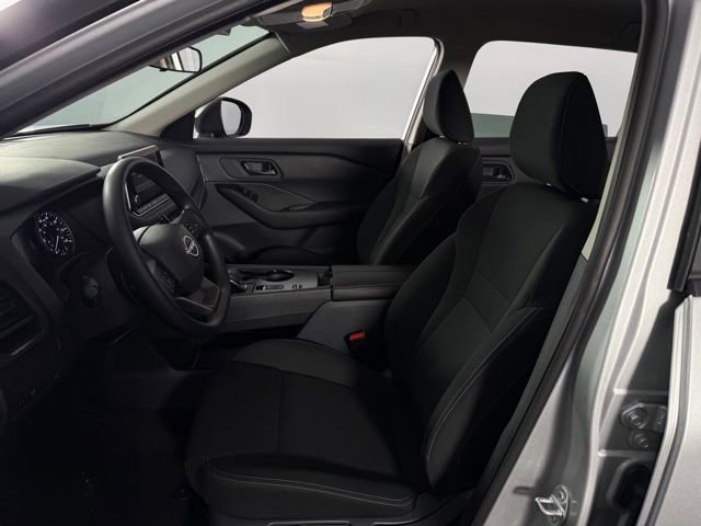 Used 2025 Nissan Rogue S FWD image 14