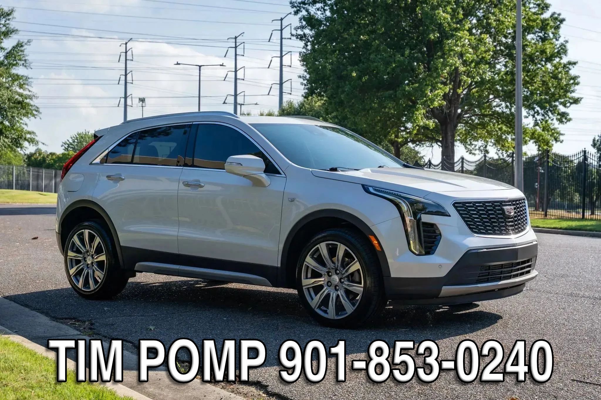 Used 2023 Cadillac XT4 Premium Luxury w/ Cold Weather Package FWD image 6
