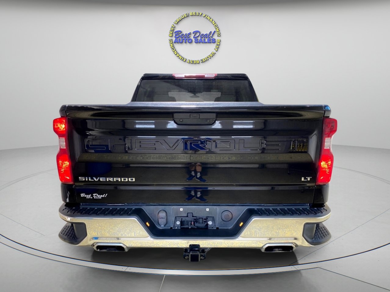 Used 2022 Chevrolet Silverado 1500 LT w/ Z71 Off-Road Package image 3