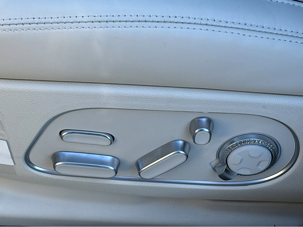 New 2025 Genesis G90 3.5T image 24