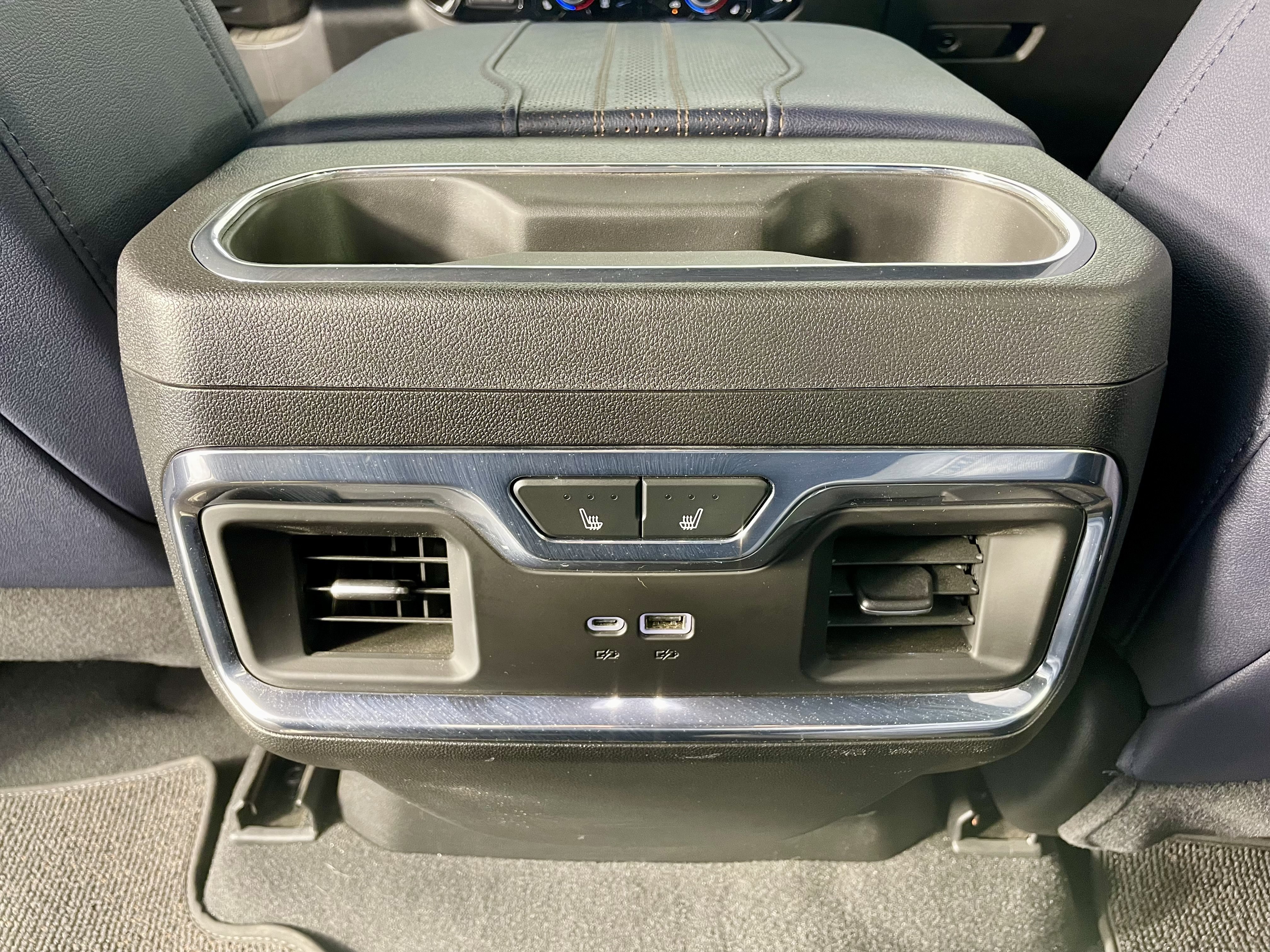 Used 2025 Chevrolet Silverado 1500 High Country w/ Technology Package AWD/4WD image 24
