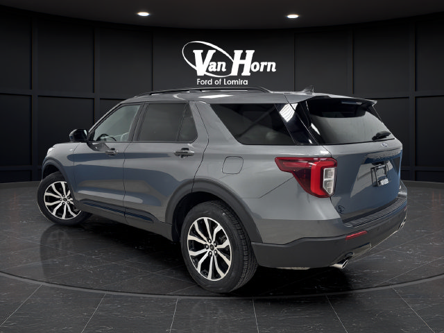 Used 2023 Ford Explorer ST-Line AWD/4WD image 3