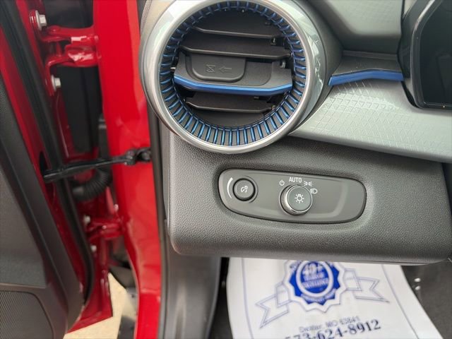 New 2026 Chevrolet Trax LT w/ Driver Confidence Package FWD image 19