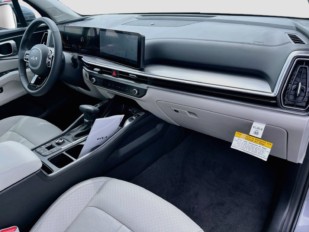 Used 2025 Kia Sorento S FWD image 27