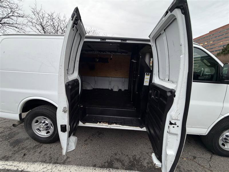 Used 2021 Chevrolet Express 2500 w/ Driver Convenience Package image 17