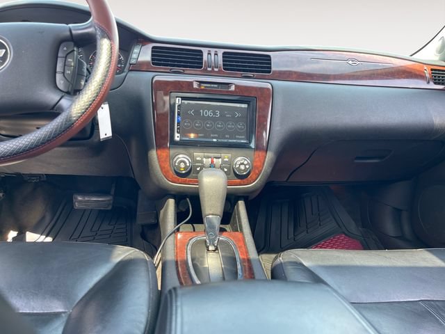 Used 2008 Chevrolet Impala LT w/ Luxury Edition Package FWD image 11