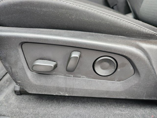 Used 2023 Chevrolet Colorado LT w/ LT Convenience Package II image 31