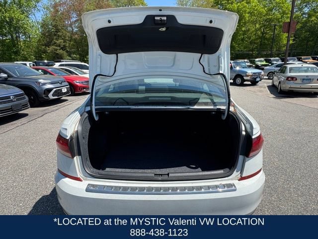 Certified 2022 Volkswagen Passat 2.0T SE FWD image 20