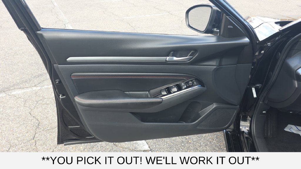 Used 2023 Nissan Altima 2.0 SR FWD image 11
