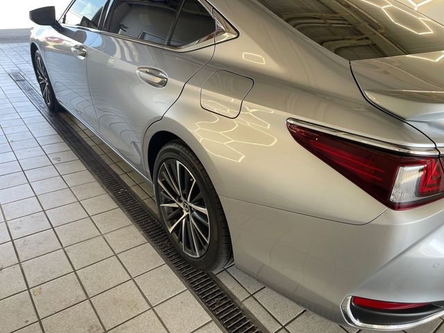 Used 2025 Lexus ES 300h w/ Premium Package FWD image 20